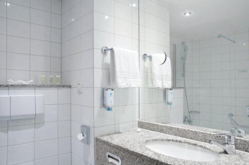 Courtyard by Marriott Dresden - image 5