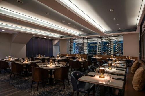 Mystic Marriott Hotel and Spa - image 2