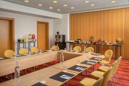 Courtyard by Marriott Budapest City Center - image 13