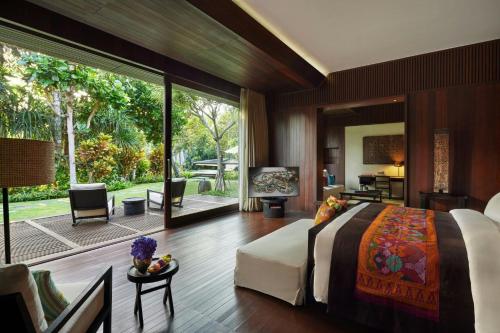 Three-Bedroom Mansion with Private Pools image 10