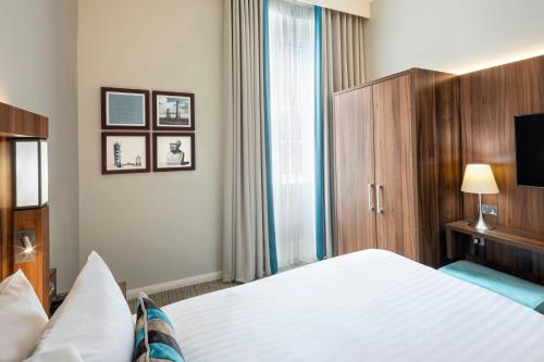 Courtyard by Marriott Edinburgh - image 13