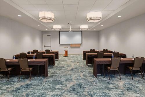 Homewood Suites by Hilton Anaheim Conv Ctr/Disneyland Main - image 10