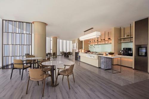 Pub/Hol, Courtyard by Marriott Hangzhou Xihu in Hangzhou