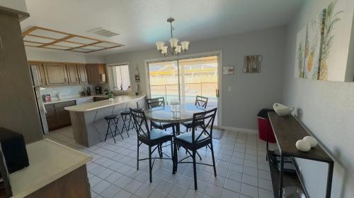 Molino 3 bedroom 2 bath with pool, Las Vegas (photo 9)