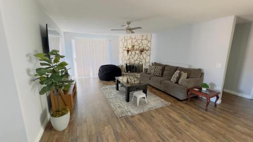 Molino 3 bedroom 2 bath with pool, Las Vegas (photo 5)