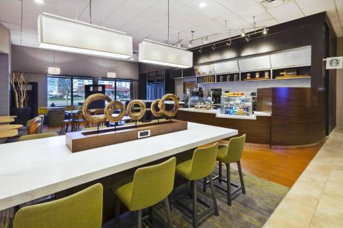 Courtyard by Marriott Secaucus Meadowlands - image 6