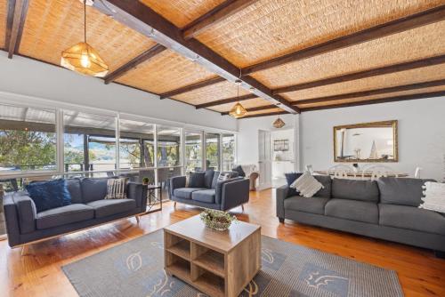 Paradise Retreat Lakehouse - Jamieson - Sleeps 10 in Howqua Inlet