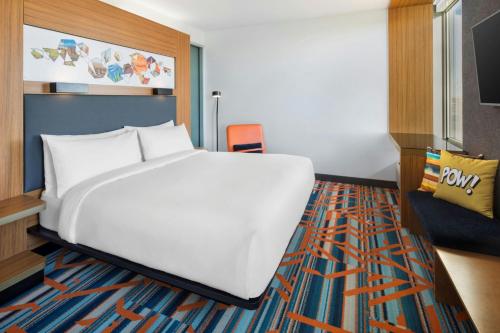 Aloft Phoenix Airport - image 3