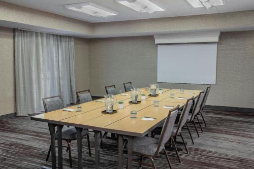 Courtyard by Marriott Greensboro - image 13