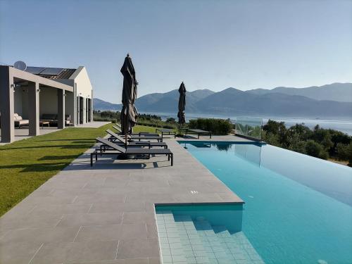 Alekos Beach Houses-Elia Villas – khách sạn tại Paliki