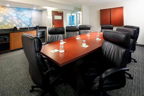Courtyard by Marriott Lansing - image 14