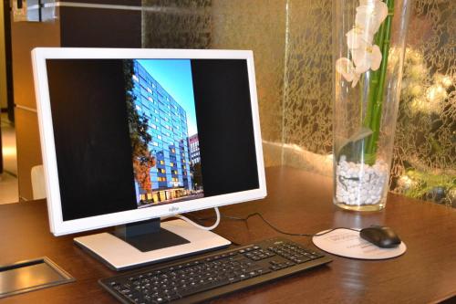 Courtyard by Marriott Düsseldorf Seestern - image 11