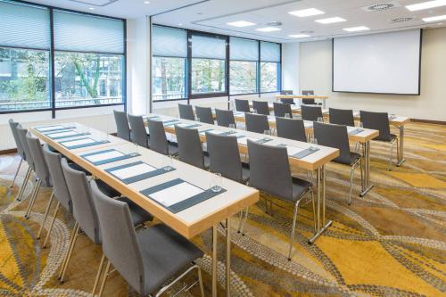 Courtyard by Marriott Düsseldorf Seestern - image 6