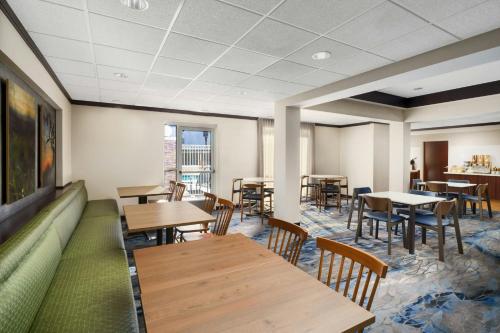 Fairfield by Marriott Inn & Suites Las Vegas Stadium Area - 레스토랑