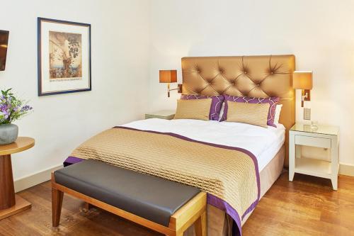 1 queen bed