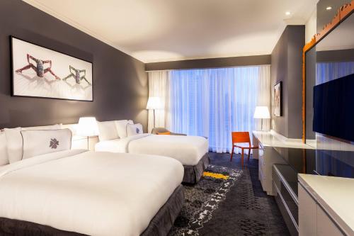 Deluxe Room 1 King Bed image 5