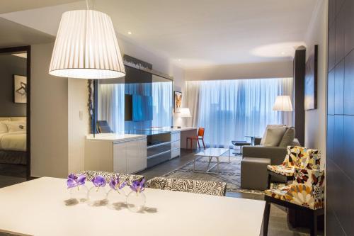 Two-Bedroom Suite with City View image 10
