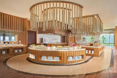 餐廳, 嵐景峴港會安度假村及水療中心 (Renaissance Danang Hoi An Resort & Spa) in 大門坊