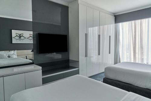 Two-Bedroom Apartment with City View image 8