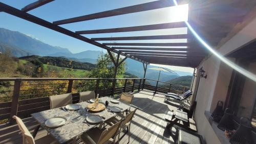 Maison La Valdiane vue lac et montagne in Rousset