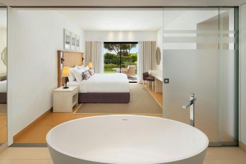 One Bedroom Ocean Suite With Garden Access image 8