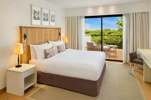 One Bedroom Ocean Suite Top Floor image 7