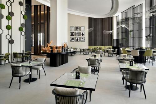 Food and beverages, Courtyard by Marriott World Trade Centre, Dubai in Sheikh Zayed Road