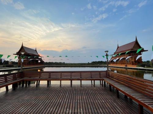 Ruen Singhanat Cafe & Resort