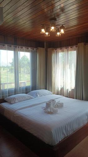 Ruen Singhanat Cafe & Resort Ruen Singhanat Cafe & Resort