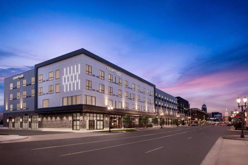 . Courtyard by Marriott Lansing Downtown