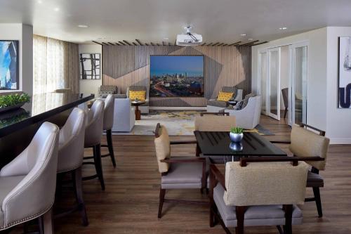 King Room - Club Level image 1