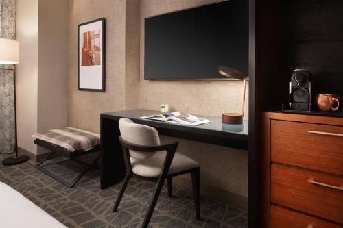 Guest room, 2 Queen, City view room in Hotel Distil Autograph Collection