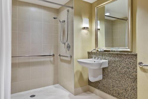 Renaissance Las Vegas Hotel, Las Vegas (photo 10)