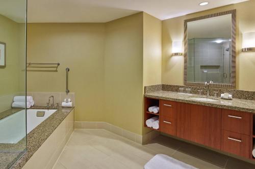 Renaissance Las Vegas Hotel - image 6