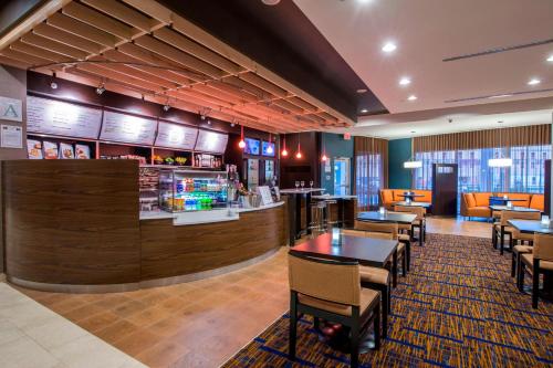 餐飲選擇, Courtyard by Marriott Columbus in 哥倫布
