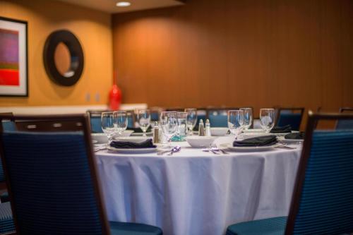 Courtyard by Marriott Columbus - image 13
