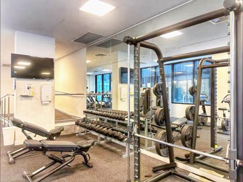 WT917 - 2BR 2BTH in heart of box hill with free park & pool