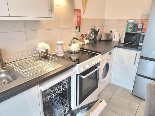 2bed 2bath 8min to London Bridge - image 13