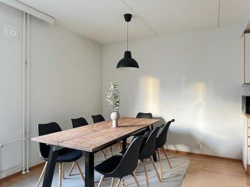 3BR w balconies and private sauna in Ruoholahti