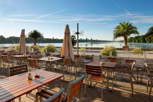 Courtyard by Marriott Hannover Maschsee - image 2