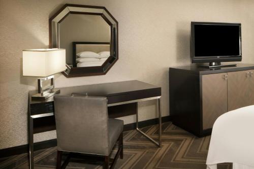 Sheraton Bucks County Langhorne - image 13