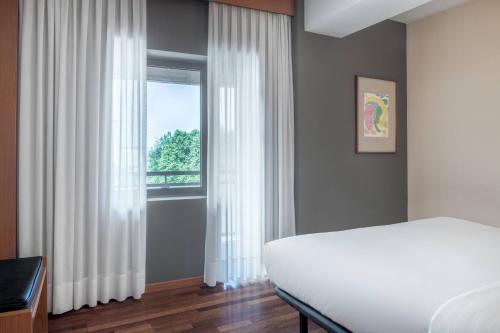 AC Hotel Ponferrada - image 4