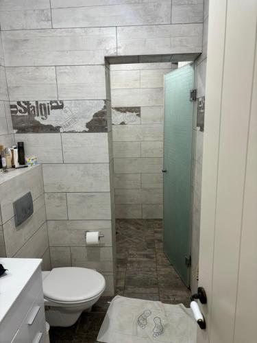 סאבלט בגבעה in Givat Yoav