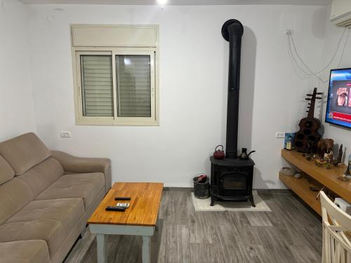 סאבלט בגבעה in Givat Yoav