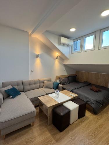 Cozy High-Street Loft in Sofia's Best Central Location, Sofia