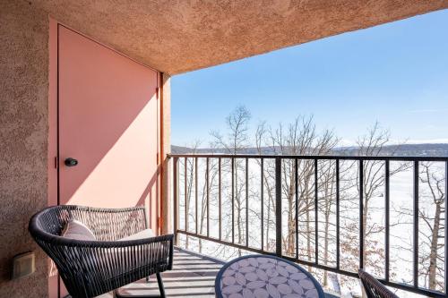 710H - Lakefront Studio Condo with Full Kitchen Free WIFI! - image 10