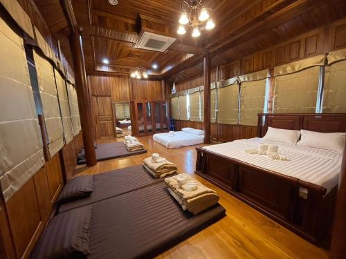 Ruen Singhanat Cafe & Resort Ruen Singhanat Cafe & Resort