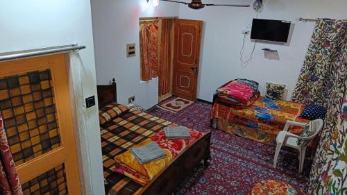 Shaheen Luxuries Shaheen Luxuries