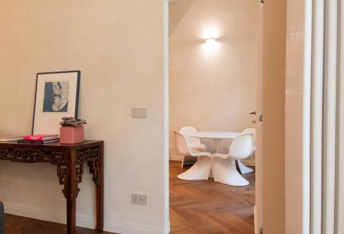 Elegant Historic Apartment in the Heart of Turin, Turyn (zdjęcie 6)