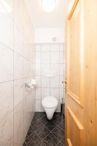 Aparthotel Landhaus St. Joseph (Indoor Pool) - image 7